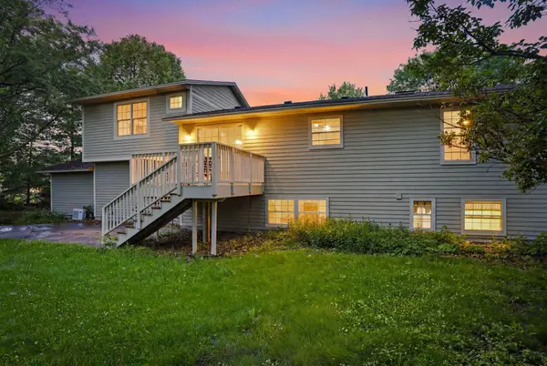 785 Santa Vera DR, Chanhassen, MN 55317