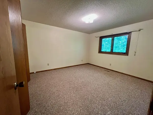 606 12th ST NE, Little Falls, MN 56345