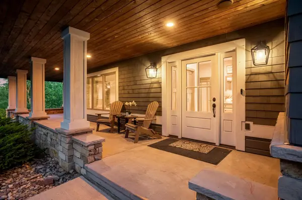 914 Jewel AVE N, Lake Elmo, MN 55042