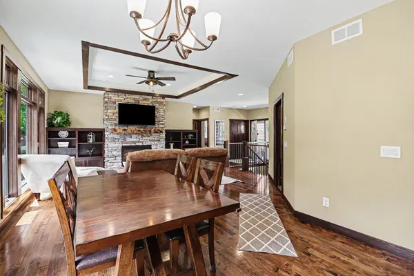 1120 Park LN SE, New Prague, MN 56071