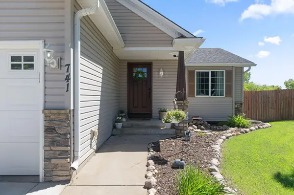 741 Morrison AVE S, Annandale, MN 55302