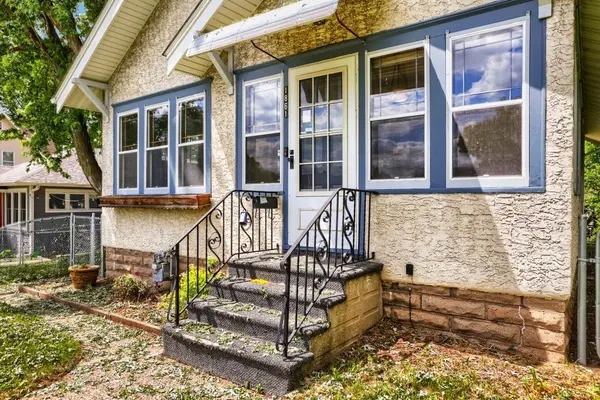 1861 Ivy AVE E, Saint Paul, MN 55119
