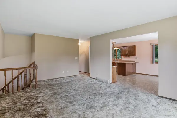 455 Green Mill LN, Hudson, WI 54016