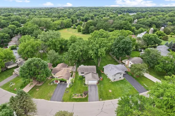 8430 Hiawatha AVE, Eden Prairie, MN 55347