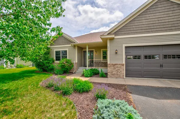 1340 Creekwood DR, New Richmond, WI 54017