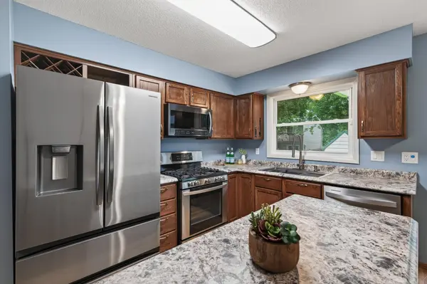 10541 Unity ST NW, Coon Rapids, MN 55433