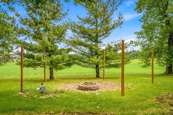 4475 409th AVE NW, Braham, MN 55006
