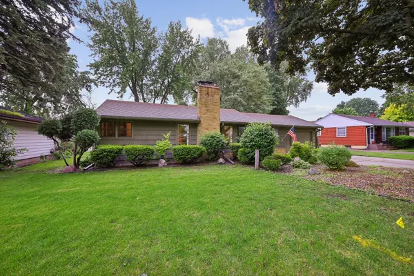 1200 Shryer AVE W, Roseville, MN 55113