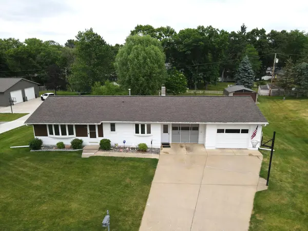 922 Auth ST, Durand, WI 54736