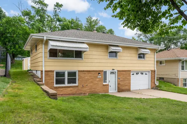 1218 Kent ST N, Saint Paul, MN 55117