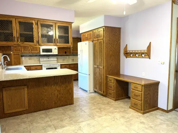 1570 Meadowlark LN, Fairmont, MN 56031