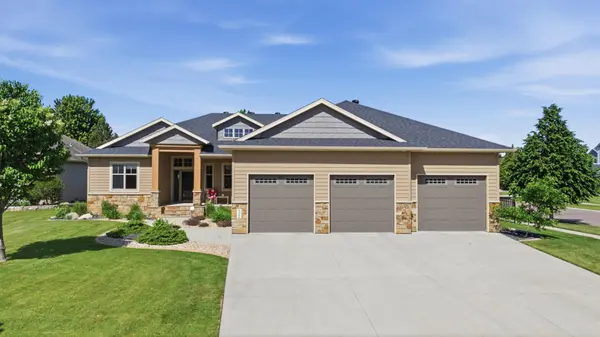 4186 Furnberg PL S, Fargo, ND 58104