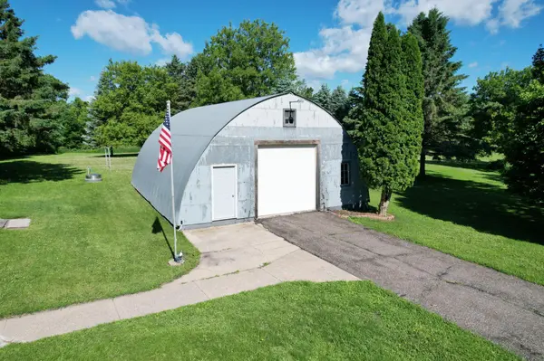 1039 4th ST, Holdingford, MN 56340