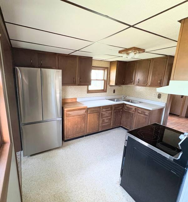 616 2nd ST NW, Chisholm, MN 55719