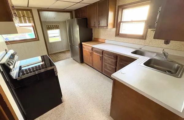 616 2nd ST NW, Chisholm, MN 55719