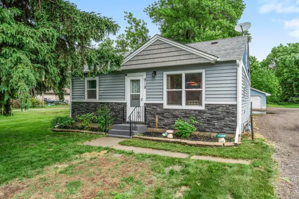 918 Maple AVE E, Mora, MN 55051