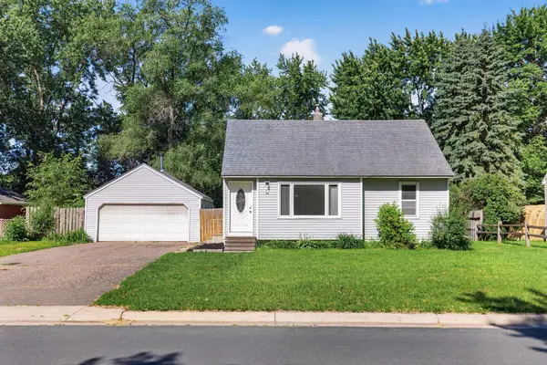 9 Park DR, Circle Pines, MN 55014