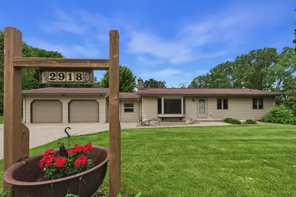2918 Oakland RD, Hopkins, MN 55305