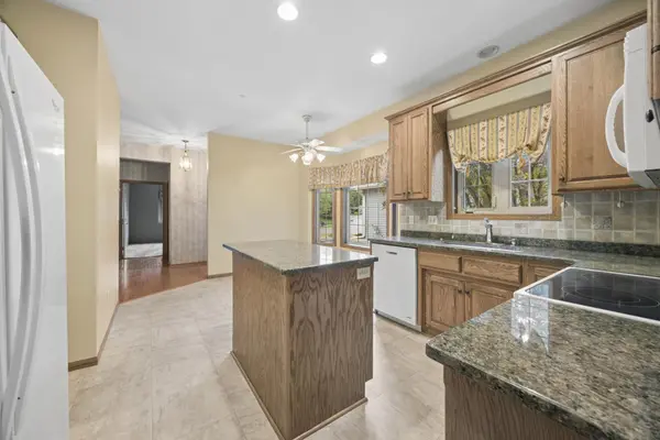 2282 Stephani CT, Little Canada, MN 55117