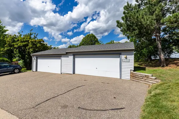 3422 Highlander DR, Eagan, MN 55122