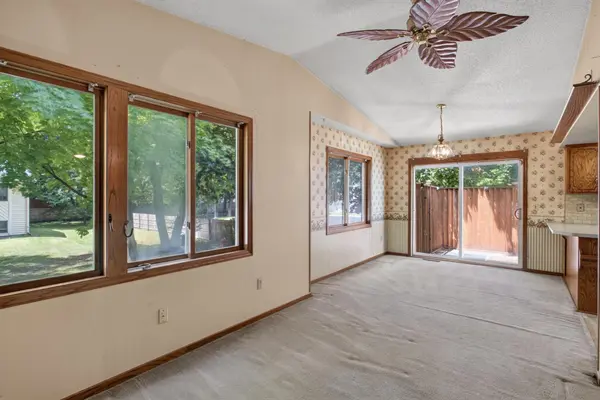 10770 Linwood Forest DR, Champlin, MN 55316
