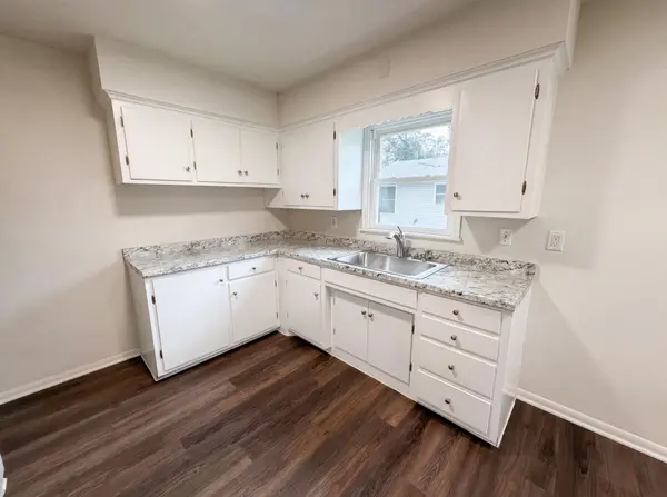 1587 Hudson RD, Saint Paul, MN 55106