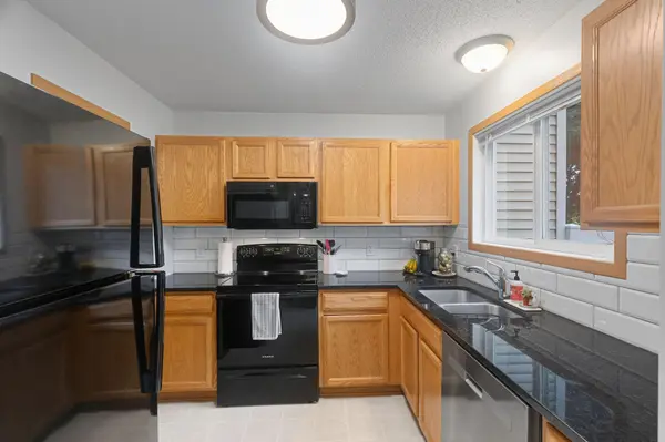 15548 Flyboat LN, Apple Valley, MN 55124