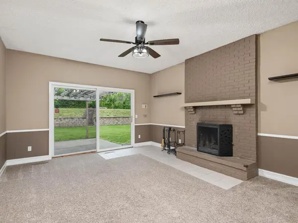 13808 Frontier LN, Burnsville, MN 55337