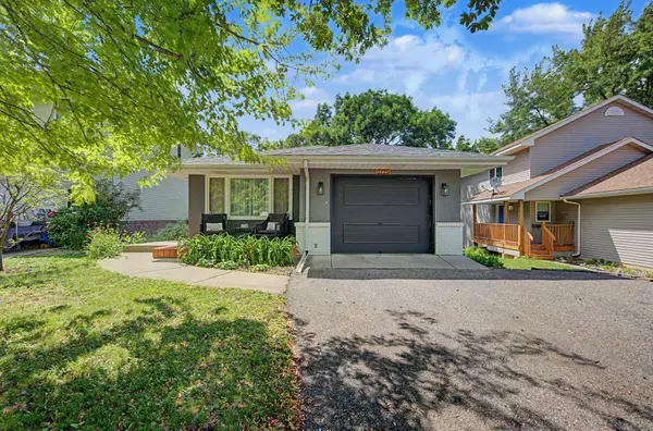 2725 Parkview BLVD,  Robbinsdale,  MN 55422