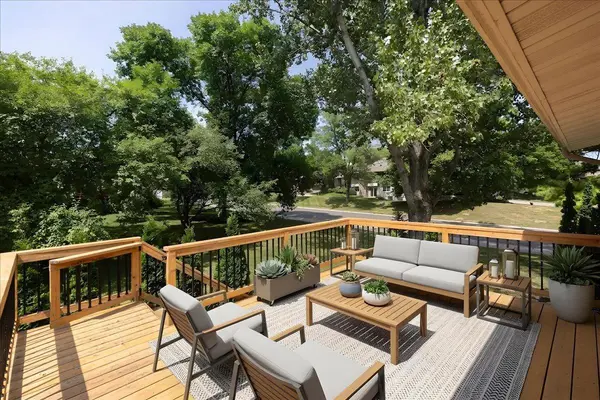 9983 Balmoral LN, Eden Prairie, MN 55347