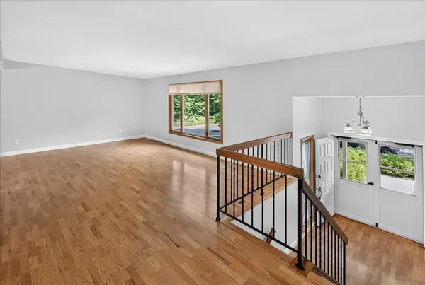 9983 Balmoral LN, Eden Prairie, MN 55347