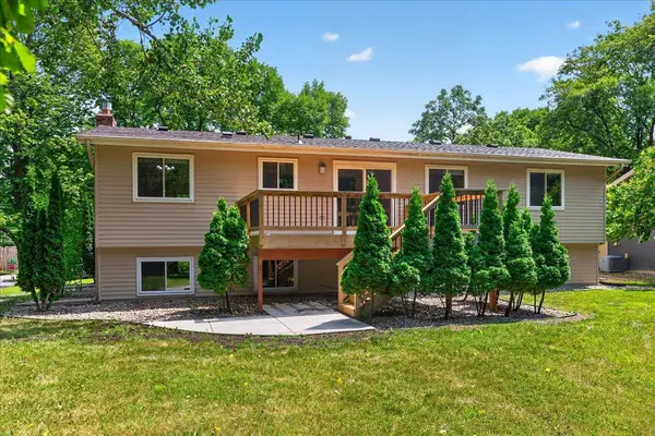 9983 Balmoral LN, Eden Prairie, MN 55347