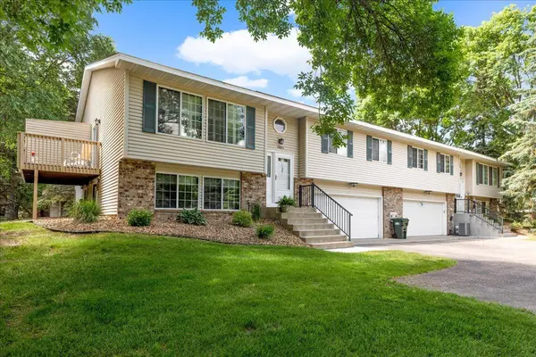 4602 1/2 Penkwe WAY, Eagan, MN 55122