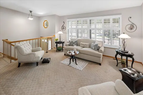 4602 1/2 Penkwe WAY, Eagan, MN 55122