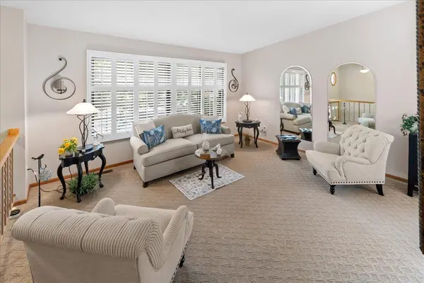 4602 1/2 Penkwe WAY, Eagan, MN 55122
