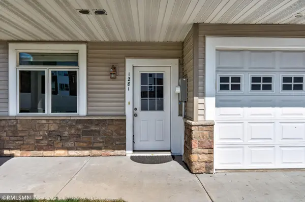 1281 County Road D CIR E, Vadnais Heights, MN 55109