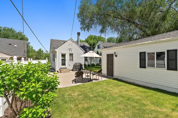 1954 Saunders AVE, Saint Paul, MN 55116