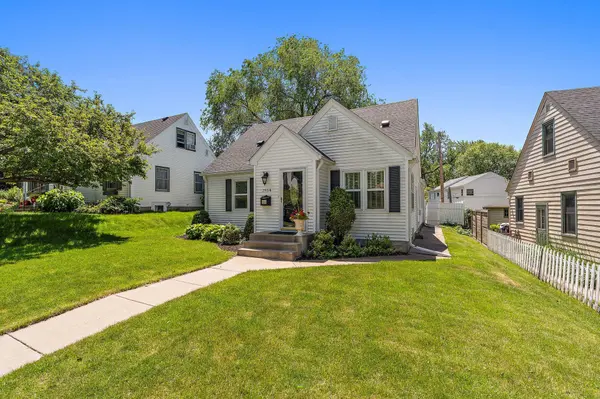 1954 Saunders AVE, Saint Paul, MN 55116
