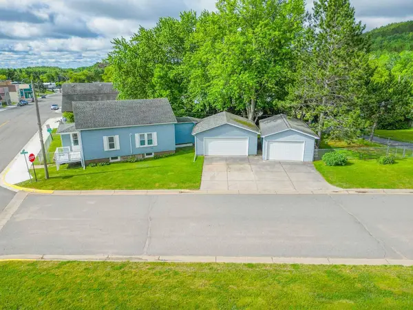 903 Gary ST, Calumet, MN 55716
