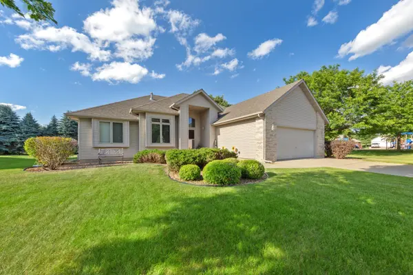 204 Allen LN, Faribault, MN 55021