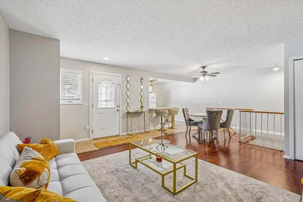 8582 134th ST W, Apple Valley, MN 55124