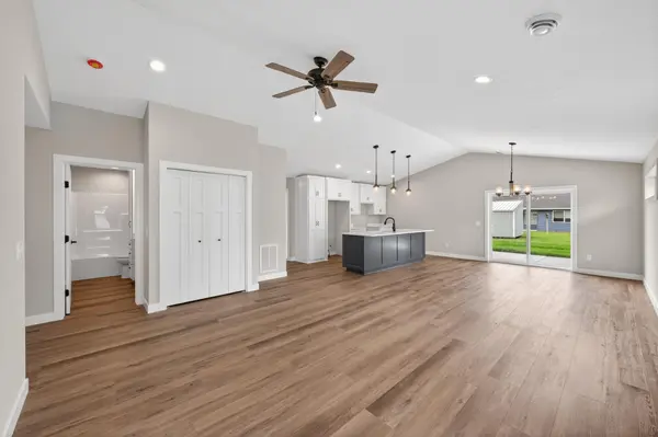 7255 Hawthorne CT, North Branch, MN 55056