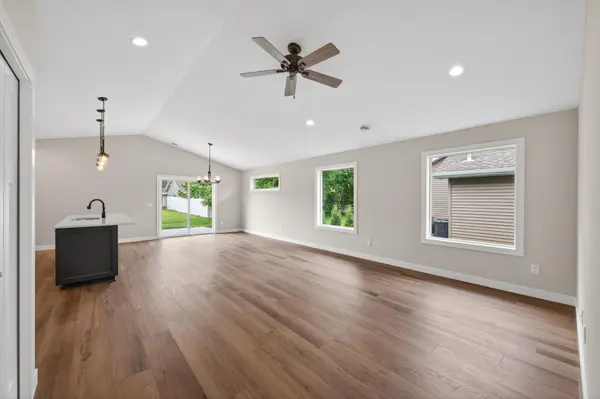 7255 Hawthorne CT, North Branch, MN 55056