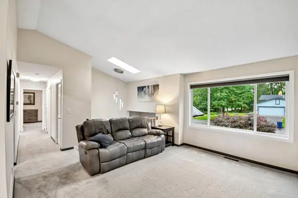 2991 Ontario RD, Little Canada, MN 55117