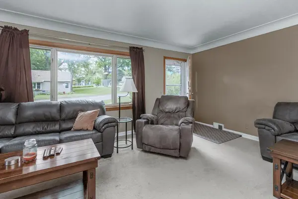 2087 Eldridge AVE E, North Saint Paul, MN 55109