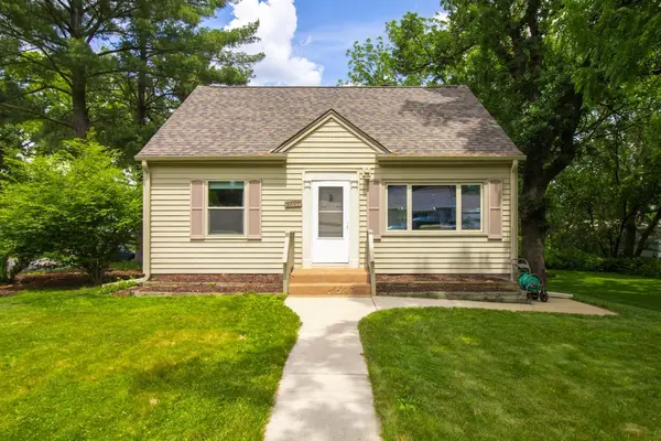 2087 Eldridge AVE E, North Saint Paul, MN 55109