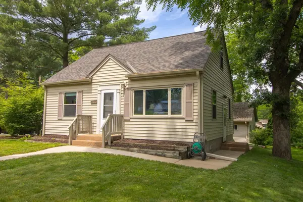 2087 Eldridge AVE E, North Saint Paul, MN 55109