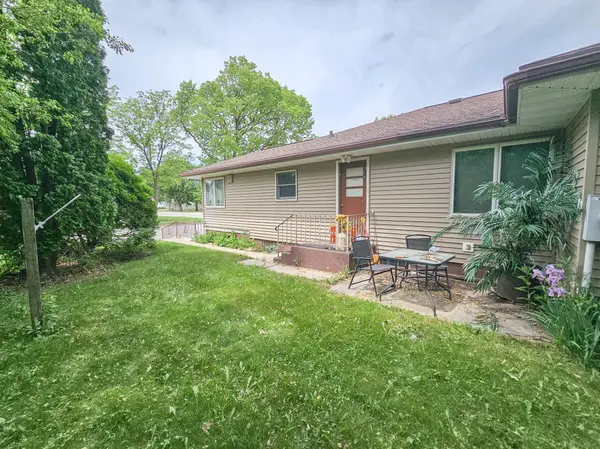 621 10th Ave., Clarkfield, MN 56223