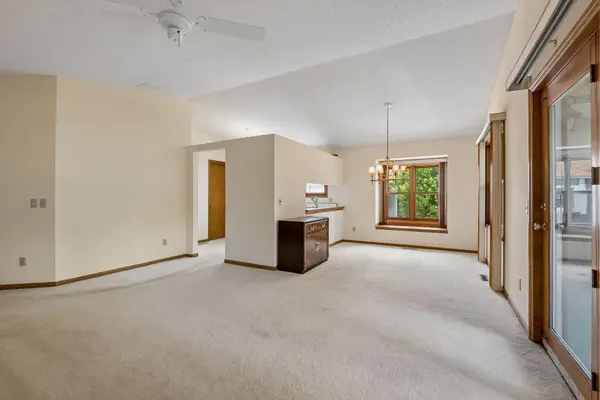 5317 Highpointe TER, Bloomington, MN 55437