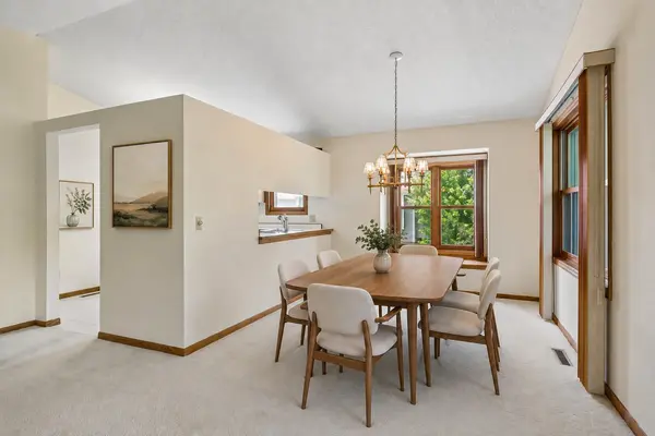 5317 Highpointe TER, Bloomington, MN 55437